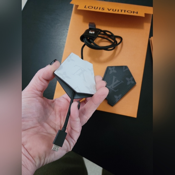 Monogram LV phone cable covers - Picture 3 of 4